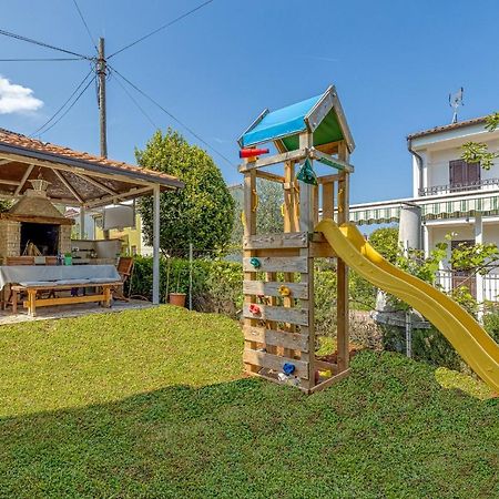 Apartments Hrestak Πόρετς Εξωτερικό φωτογραφία